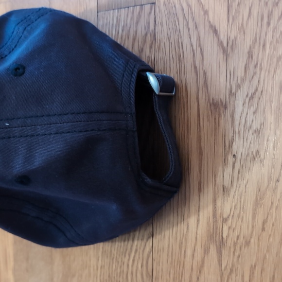 Men's Under Armour Notre Dame 75th Anniversary Collectible Black Student Hat - Picture 2 of 6